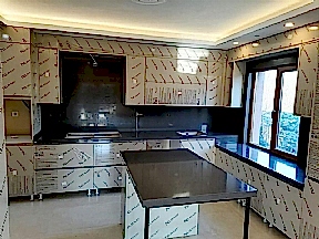 Parlak Akrilik Mutfak Dolabı Modelleri 2025
